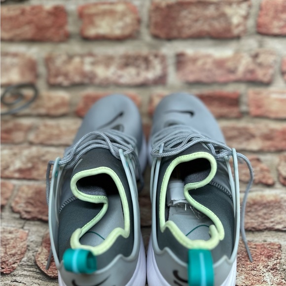 Nike womens shoes - Picture 9 of 10